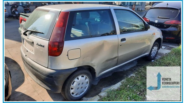 FIAT PUNTO 1a Serie  del 1997 parti usate e ricambi - Tipo Motore 176B4000