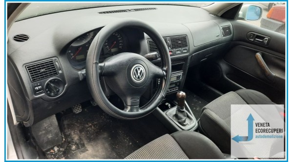 VOLKSWAGEN GOLF 1J del 1999 parti usate e ricambi - Tipo Motore AGU
