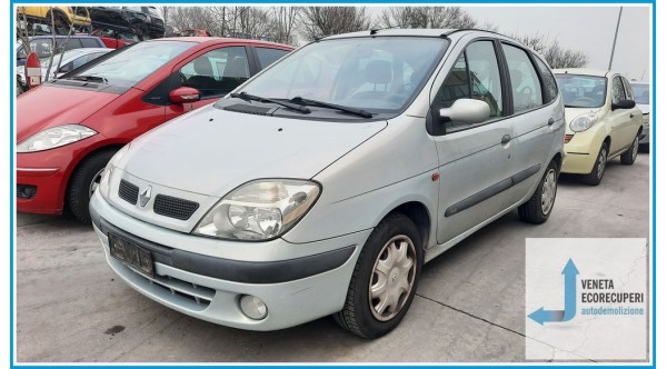 RENAULT MEGANE 1a Serie  del 2001 parti usate e ricambi - Tipo Motore K4MA7