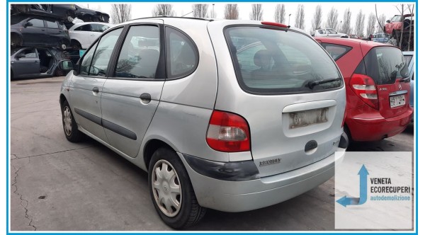RENAULT MEGANE 1a Serie  del 2001 parti usate e ricambi - Tipo Motore K4MA7