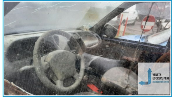 NISSAN TERRANO R20 del 1999 parti usate e ricambi - Tipo Motore TD27H