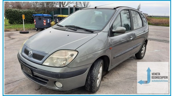 RENAULT MEGANE 1a Serie  del 2001 parti usate e ricambi - Tipo Motore K4MA7